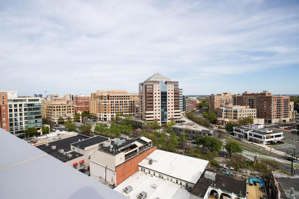 Gorgeous 1 Bedroom At Clarendon With Gym And Rooftop Arlington Exterior photo